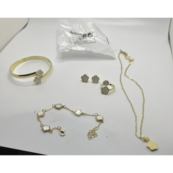 Fashion Jewelry Jewelry - 30 Pack Jewelry Box (4 Pieces Per‎ Set/30 Sets Included) Clover Flower Jewelry